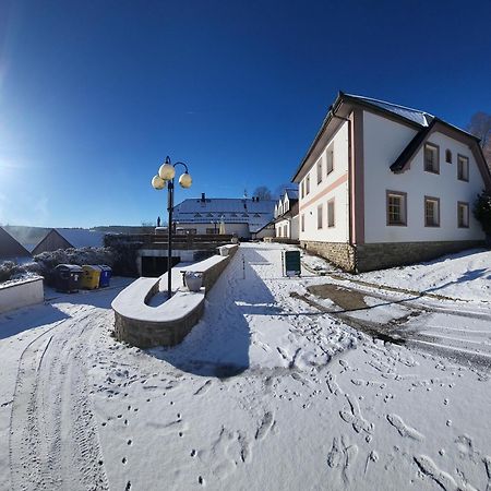 Hotel Zlaty Potok Nicov  Extérieur photo