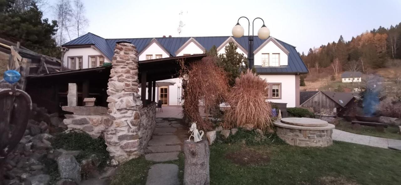 Hotel Zlaty Potok Nicov  Extérieur photo